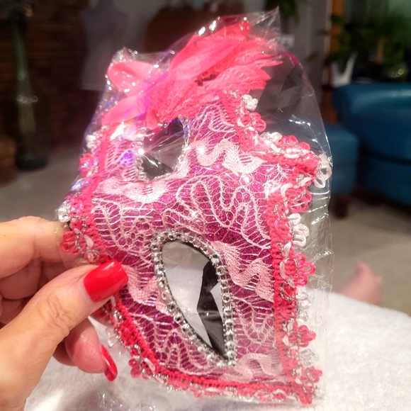 WOMENS Carnival Mask - Picture 3 of 3